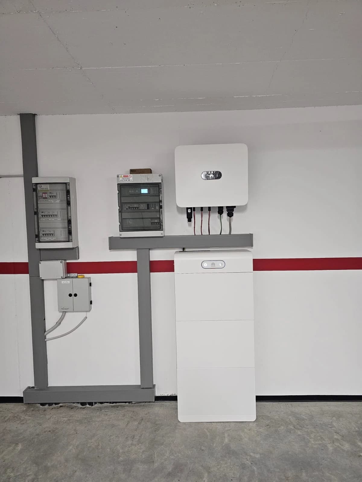 Onduleur et stockage en garage — vue de l’installation